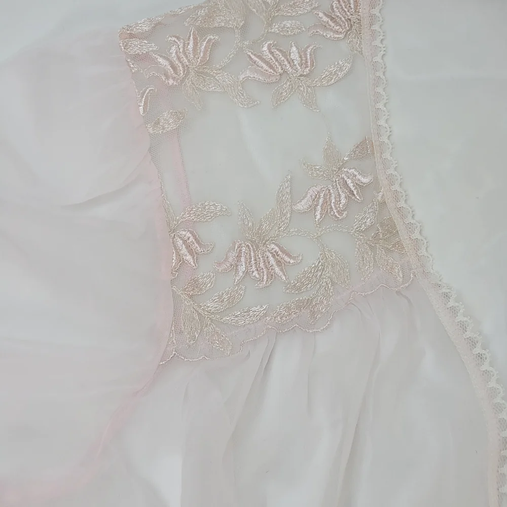 Vanity Fair Vintage Soft Pink Sheer Open Duster Rober, Floral Applique, EUC, szS - Picture 3 of 9